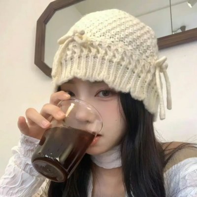 沙滩上的夏娃